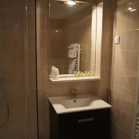 Hotel L'harmony Saint-Arnoult-en-Yvelines
